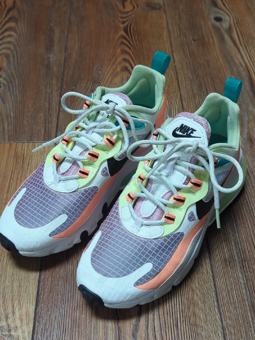 Nike Air Max 270 Women's React Light Artic Pink Women's 7 Tennis Shoes Sneakers